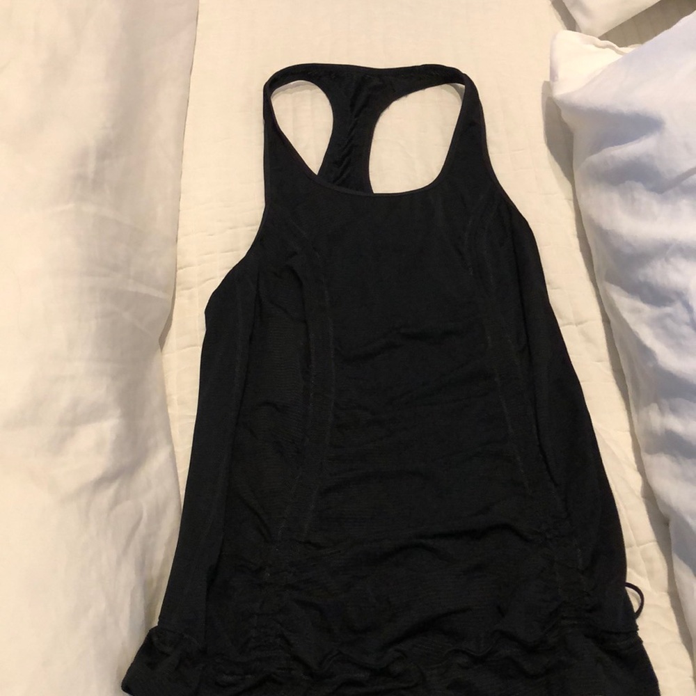 Lulu lemon black with very light gold tank
